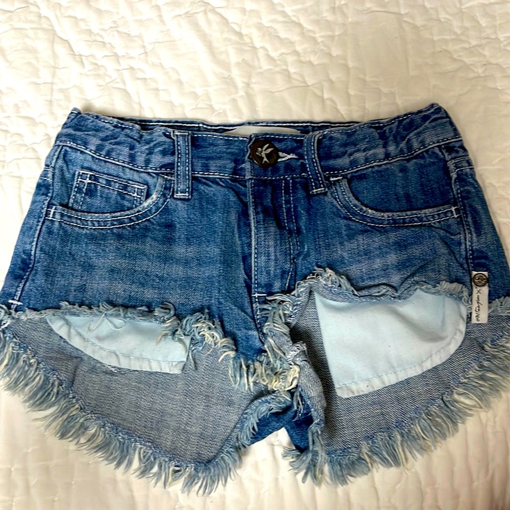 One teaspoons size 8-9